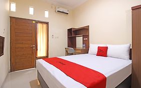 Reddoorz Near Hartono Mall 3